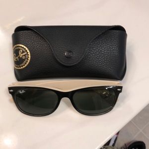 Black Ray Ban sunglasses